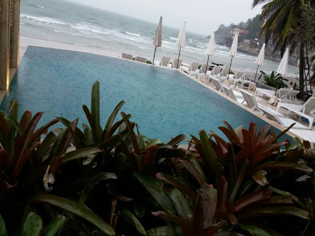 הואה הין Nern Chalet Beachfront Hotel מראה חיצוני תמונה